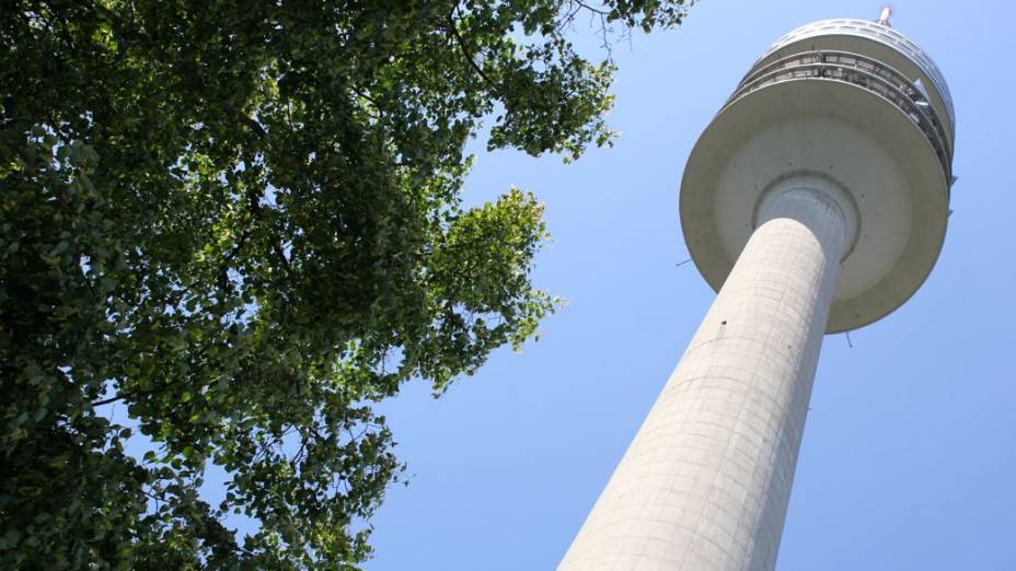 A torre olímpica de Munique, ponto mais alto do parque construído para os Jogos de 1972, marcados pelo atentado cometido pelo grupo Setembro Negro