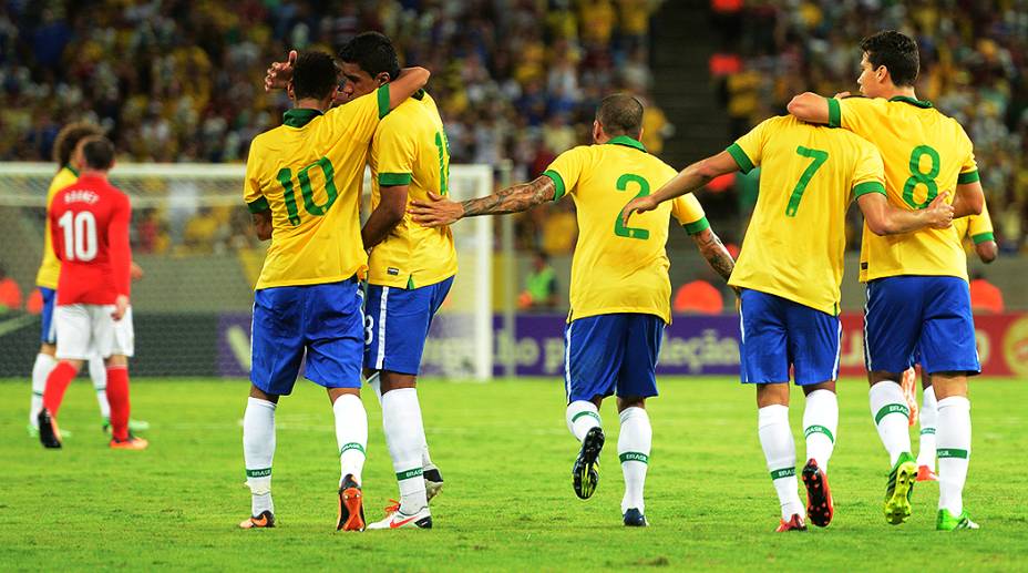 Brasil empata com Inglaterra na reinauguração do Maracanã