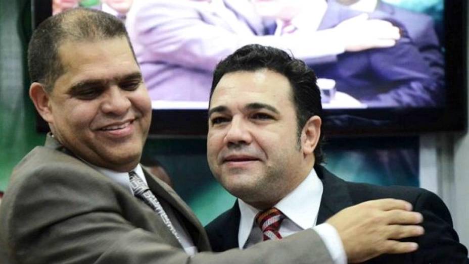 Pastor Marcos Pereira, ao lado do também pastor e deputado Marco Feliciano