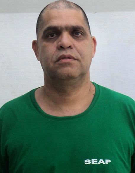 Pastor Marcos Pereira com uniforme da Secretaria de Estado de Administração Penitenciária (Seap)