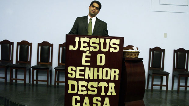 O pastor Marcos Pereira da Silva durante culto na Assembleia de Deus dos Últimos Dias, em São João de Meriti, na Baixada Fluminense O pastor Marcos Pereira da Silva durante culto na Assembleia de Deus dos Últimos Dias, em São João de Meriti, na Baixada Fluminense