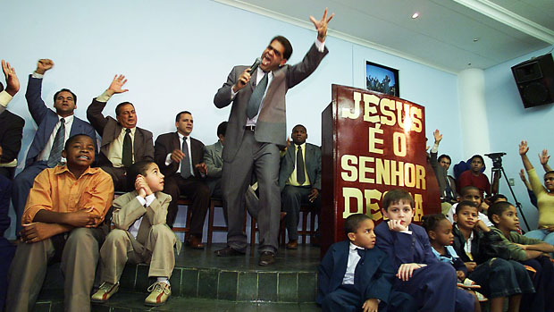 O pastor Marcos Pereira da Silva durante culto na Assembleia de Deus dos Últimos Dias, em São João de Meriti, na Baixada Fluminense O pastor Marcos Pereira da Silva durante culto na Assembleia de Deus dos Últimos Dias, em São João de Meriti, na Baixada Fluminense