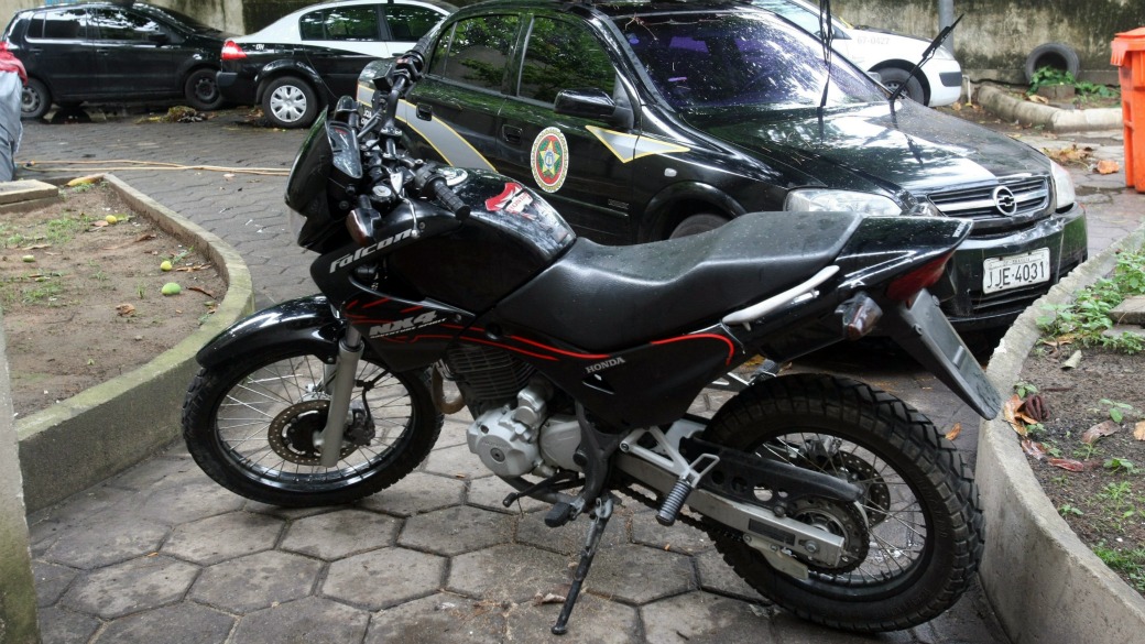 A motocicleta usada por dois dos assassinos da juíza Patrícia Acioli, no Rio