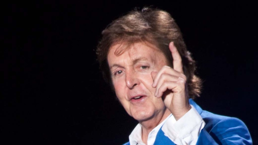 Paul McCartney durante seu primeiro show no Morumbi, da turnê "Up and Coming"