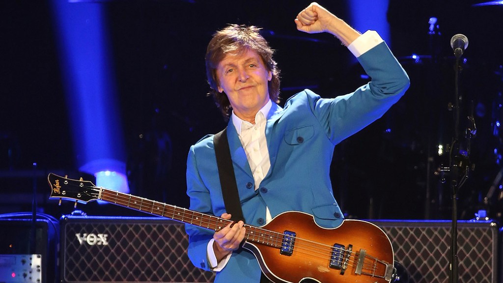 Paul McCartney durante show em Albany, nos Estados Unidos