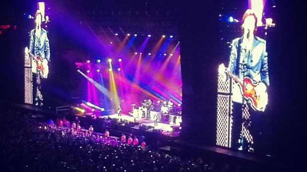 Paul McCartney abre show em Florianópolis com <em>The Magical Mystery Tour</em>