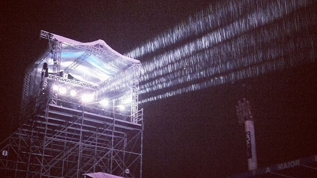 Público enfrenta chuva no show de Paul McCartney em Florianópolis