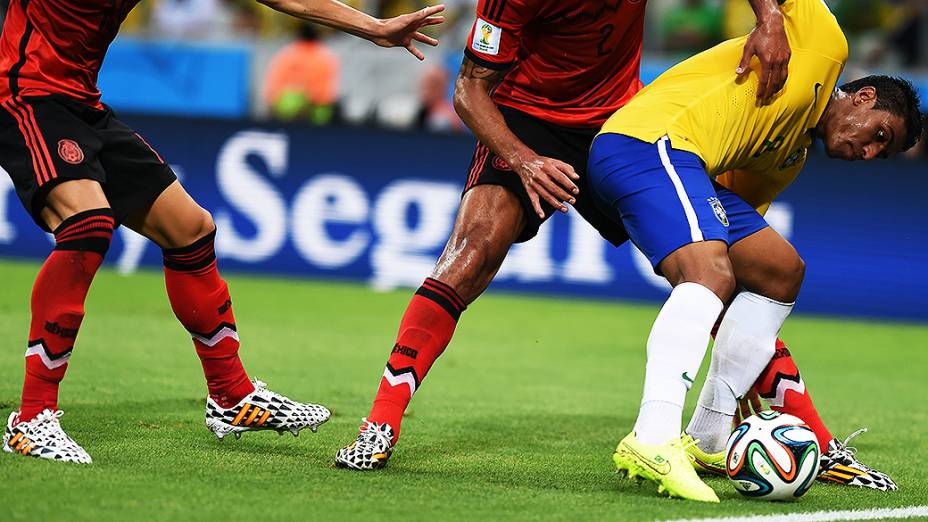 O duro empate entre Brasil e México, no Castelão, em Fortaleza, na segunda rodada da fase de grupos da Copa do Mundo