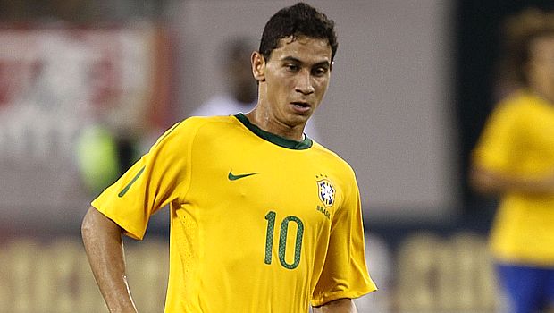 Paulo Henrique Ganso: uma partida com a seleção brasileira e a 10 assegurada