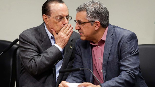Maluf e Padilha conversam na cerimônia em que o deputado anunciou apoio do PP à candidatura do petista em SP Maluf e Padilha conversam na cerimônia em que o deputado anunciou apoio do PP à candidatura do petista em SP