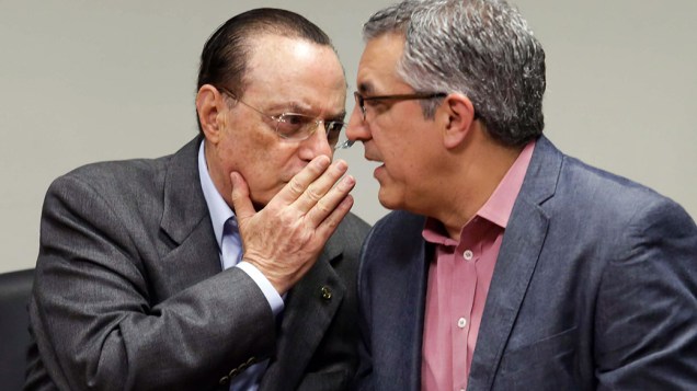 Maluf e Padilha conversam na cerimônia em que o deputado anunciou apoio do PP à candidatura do petista em SP Maluf e Padilha conversam na cerimônia em que o deputado anunciou apoio do PP à candidatura do petista em SP
