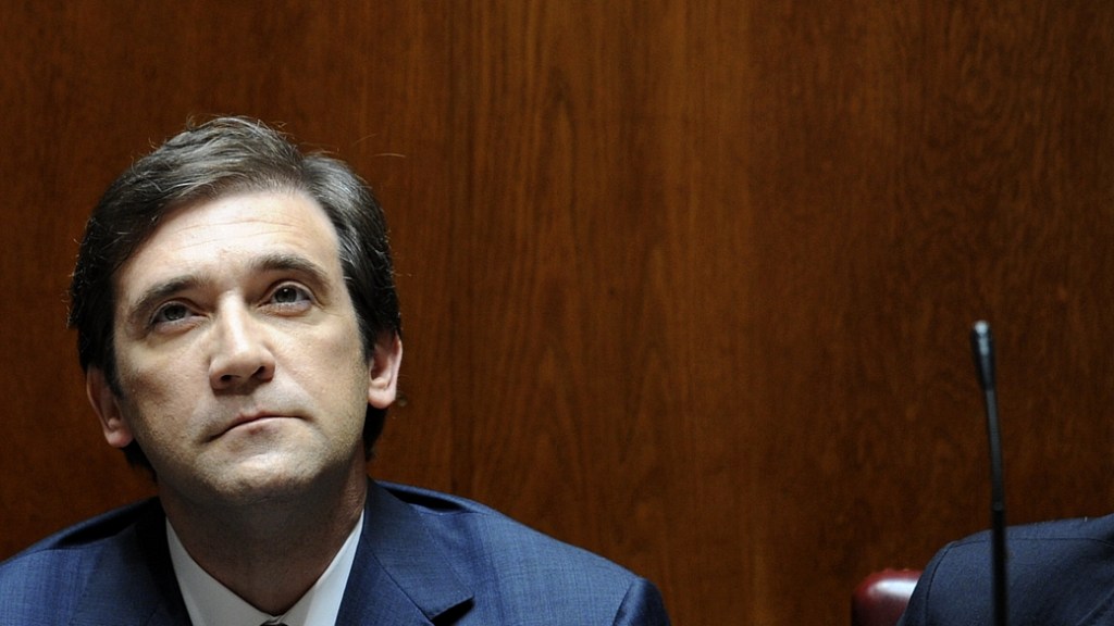 O partido político do primeiro-ministro português Pedro Passos Coelho negou-se a apoiar a reforma da Constituição que as medidas de austeridade podem exigir