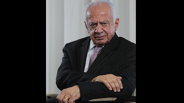 O senador Pedro Simon