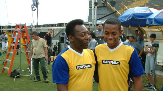 Pelé e Robinho gravam propaganda para as pilhas Rayovac Pelé e Robinho gravam propaganda para as pilhas Rayovac