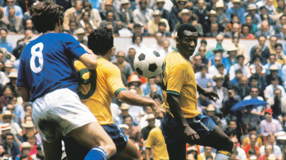 Pelé e Tostão na final entre Brasil e Itália, no Estádio Azteca, na Copa do México-1970