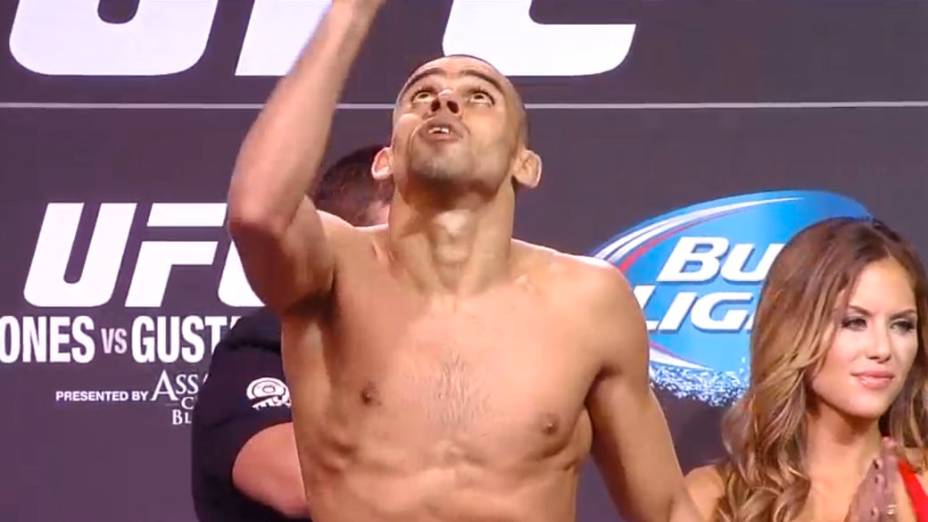 Pesagem do UFC 165, em Toronto: Renan Barão