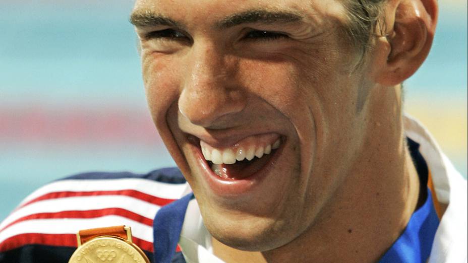 Michael Phelps ouro nos 100m borboleta em Atenas-2004
