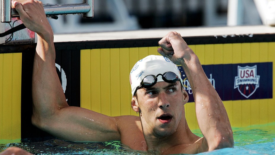 Michael Phelps conquista o ouro nos 400m medley em Atenas-2004