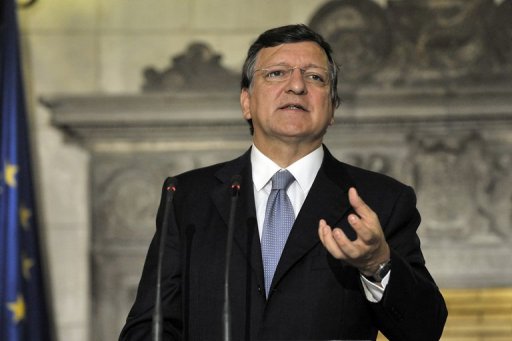 O presidente da Comissão Europeia, José Manuel Durão Barroso, fala com a imprensa em 26 de julho de 2012 em Atenas