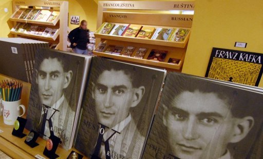 Livros de Kafka em uma loja de Praga