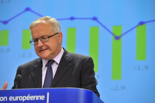 Olli Rehn participa de coletiva de imprensa em 7 de novembro em Bruxelas
