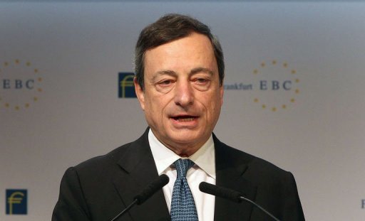 O presidente do Banco Central Europeu (BCE), Mario Draghi, discursa em Frankfurt em 23 de novembro