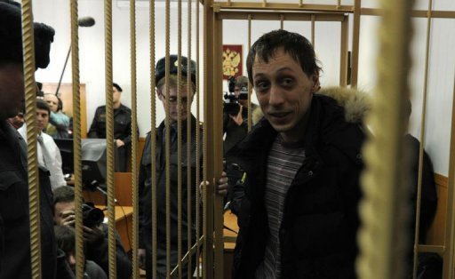 (7 mar) Pavel Dmitrichenko, numa audiência em um tribunal de Moscou