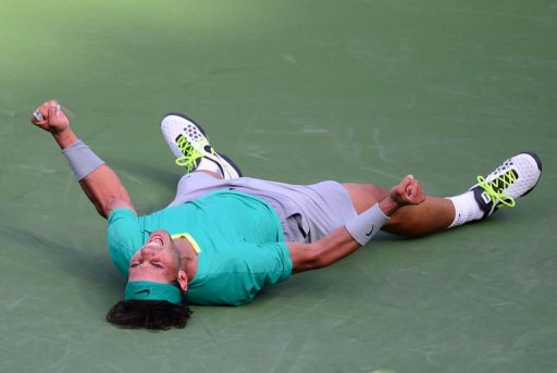 O espanhol Rafael Nadal comemora a vitória sobre o argentino Juan Martín del Potro no torneio de Indian Wells