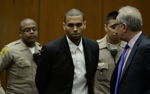 Chris Brown em tribunal de Los Angeles em 16 de agosto