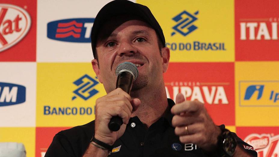 Piloto Rubens Barrichello durante entrevista coletiva da corrida Indy 300 em São Paulo