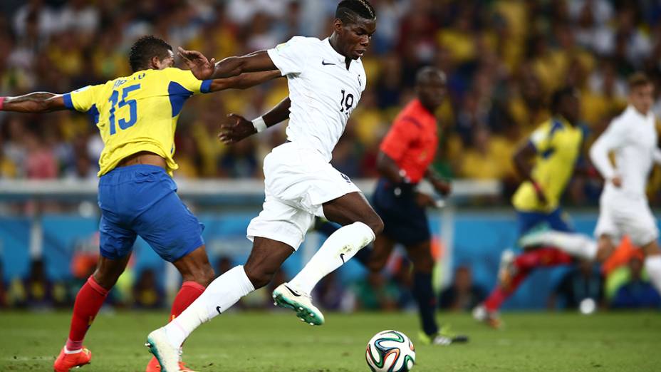 Lance no jogo entre Equador e França no Maracanã, no Rio