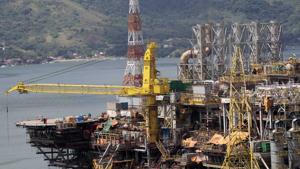 Construção da plataforma de produção P-56, da Petrobras: conteúdo local atravanca investimentos
