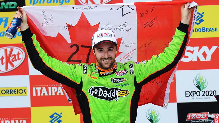 James Hinchcliffe no pódio da Indy 300 no Anhembi em São Paulo