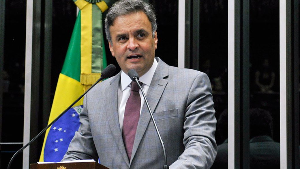 Aécio Neves durante discurso no Senado