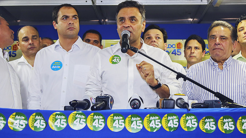O candidato à Presidência da República, Aécio Neves (PSDB), durante visita em Pernambuco