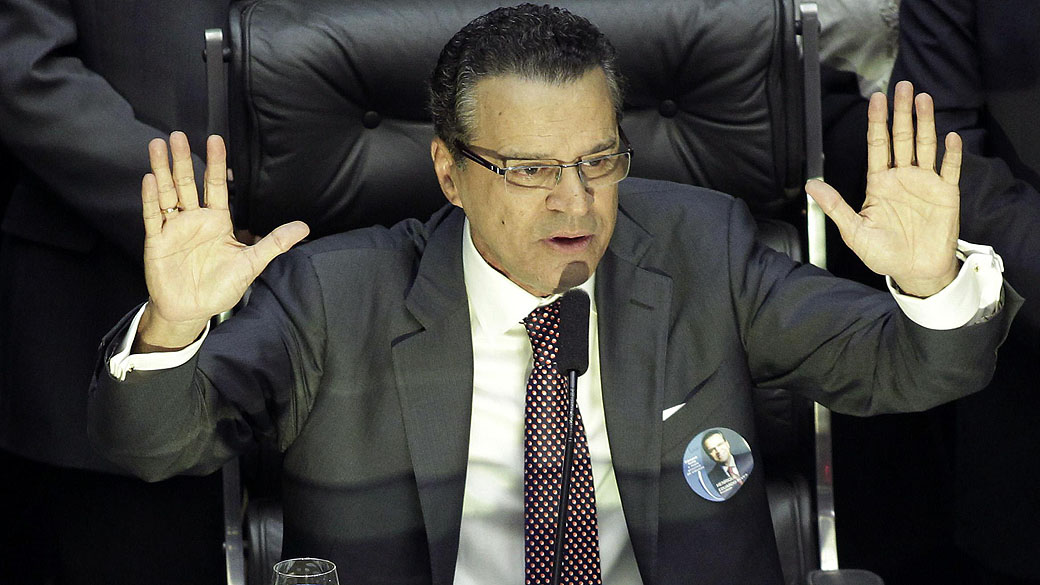 Henrique Alves: presidente da Câmara exige agora 15 dias de antecedência para votar MPs