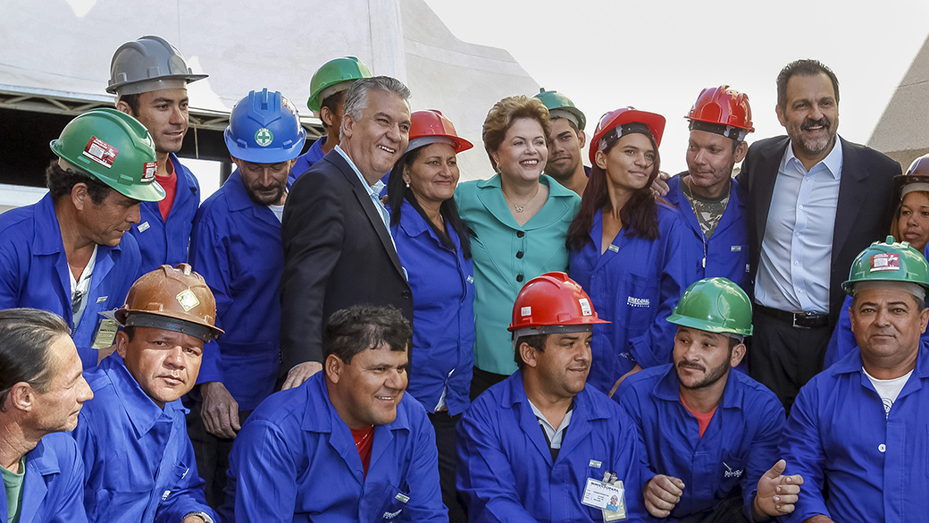 MEGAEVENTO - Dilma entrega unidades habitacionais do programa Minha Casa Minha, em Paranoá