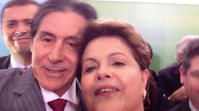 O candidato ao governo do Ceará, Eunicio Oliveira (PMDB) divulgou um selfie com a presidente Dilma Rousseff