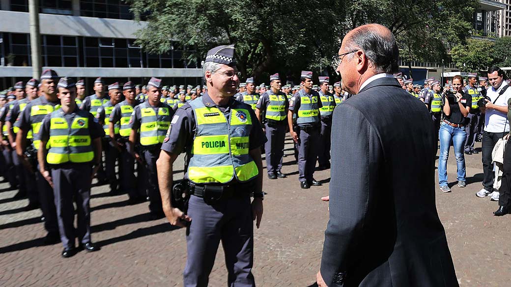 O governador Geraldo Alckmin participa de cerimônia com Polícia Militar no Vale do Anhangabaú, em São Paulo