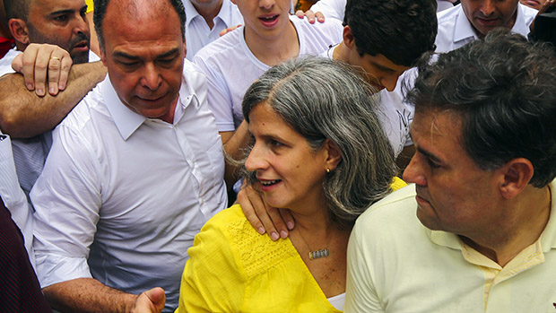 Renata Campos irá estrear na propaganda política do PSB nesta segunda-feira