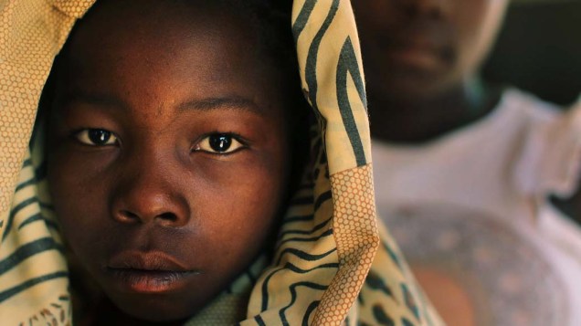 No Sudão, criança que era mantida como escrava pelo grupo rebelde Exército da Resistência do Senhor (LRA) é resgatada