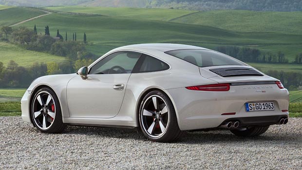 A série especial do Porsche 911 terá 1.963 unidades, e usa motor seis cilindros de 3.8 litros capaz de entregar 400 cv