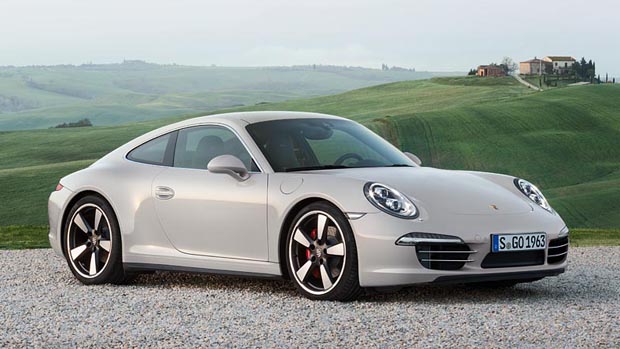 A série especial do Porsche 911 terá 1.963 unidades, e usa motor seis cilindros de 3.8 litros capaz de entregar 400 cv