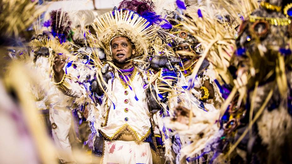 Desfile da escola de samba Portela pelo grupo especial, na Marquês de Sapucaí no Rio de Janeiro (RJ), na madrugada desta terça-feira (04)