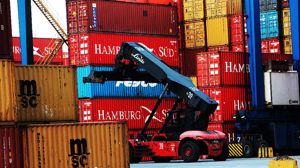 Operações de carga e descarga foram retomadas nesta quinta-feira no porto de Santos, o maior porto brasileiro