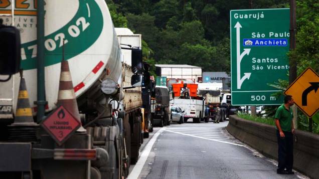 Congestionamento na Rodovia dos Imigrantes sentido Santos