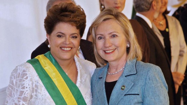 Dilma Rousseff com Hillary Clinton durante a posse, Brasília
