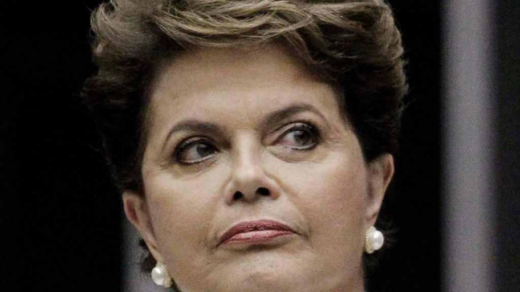 Dilma Rousseff durante a posse: em seis meses, mais escândalos e menos feitos