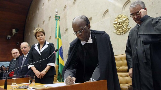Presidente é declarado empossado pelo decano da Corte, ministro Celso de Mello