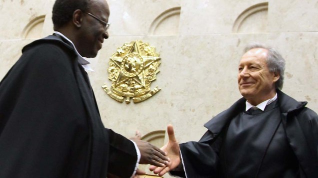 Vice-presidente é declarado empossado pelo presidente da Corte, ministro Joaquim Barbosa
